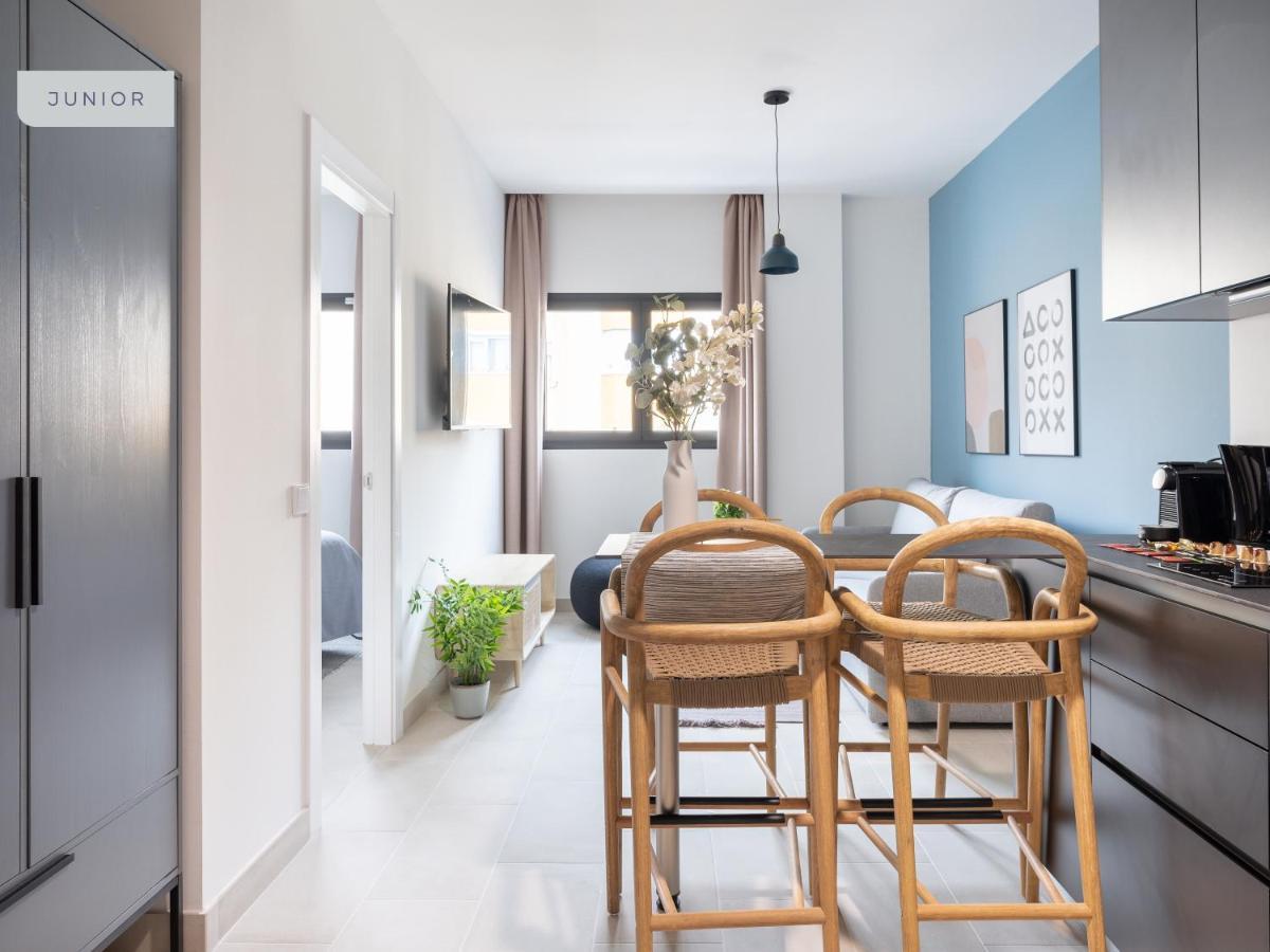 Aparthotel Limehome Calle Torcuato Luca De Tena 3*